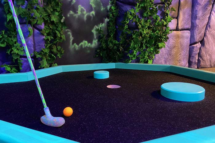 Over Glow Jungle Golf